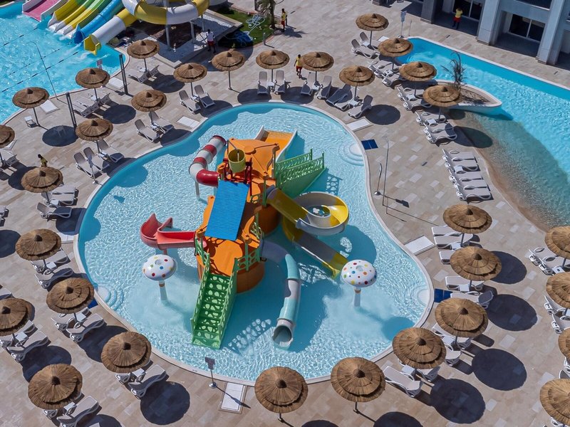 Amwaj Blue Beach Resort & Spa 34