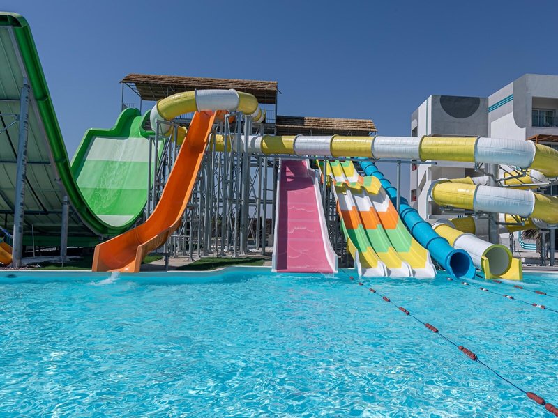 Amwaj Blue Beach Resort & Spa 38