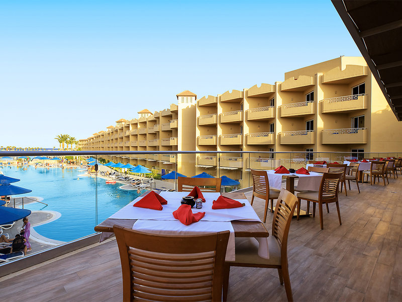 Amwaj Blue Beach Resort & Spa 7