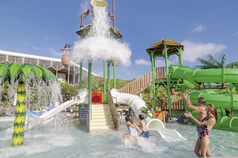 Sandos Playacar Beach Resort 9