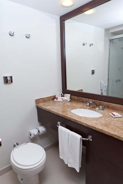 Rio Othon Palace 47 - Bathroom Example