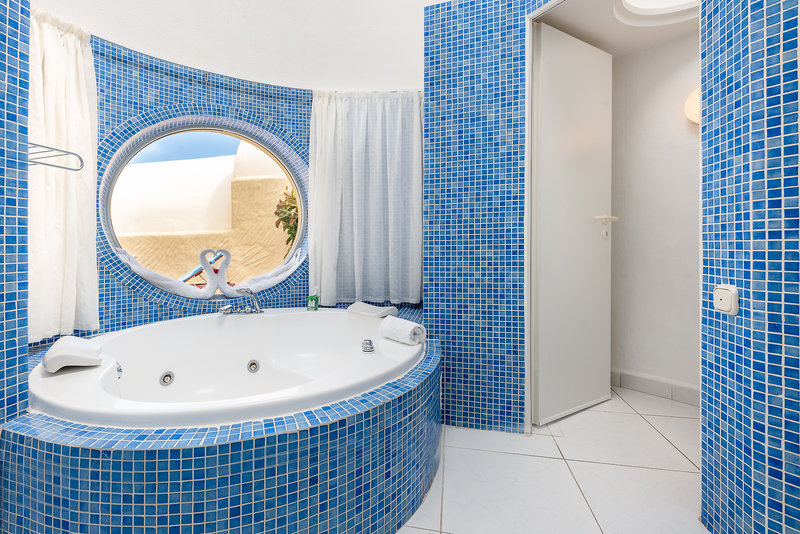 LIVVO Risco del Gato Suites 15