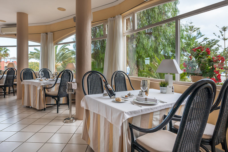 LIVVO Risco del Gato Suites 17