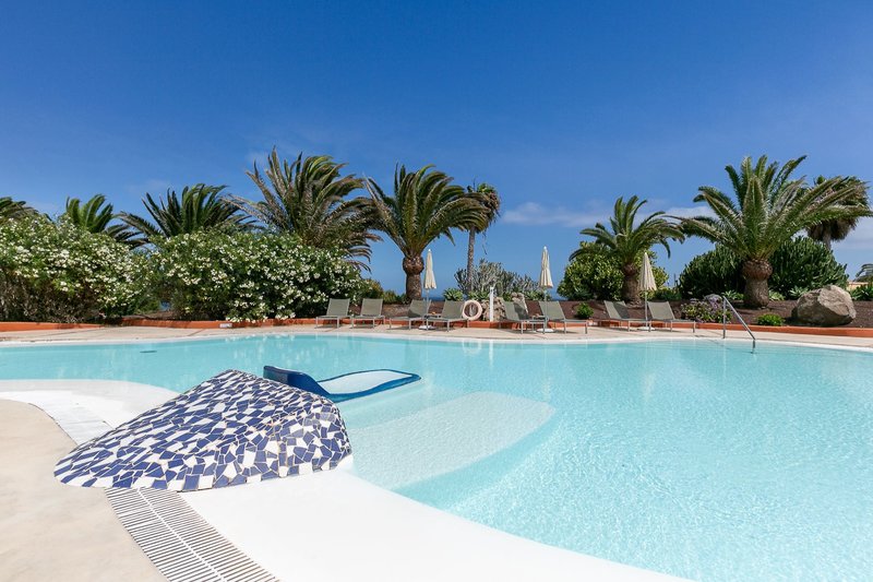 LIVVO Risco del Gato Suites 16