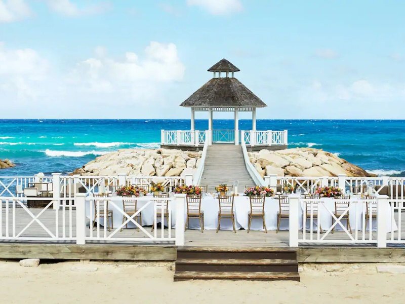 Hyatt Ziva Rose Hall 15