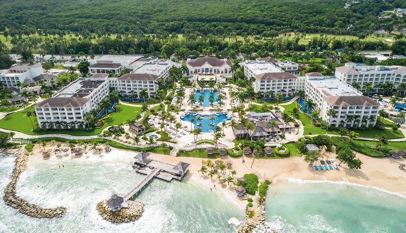 Hyatt Ziva Rose Hall 1