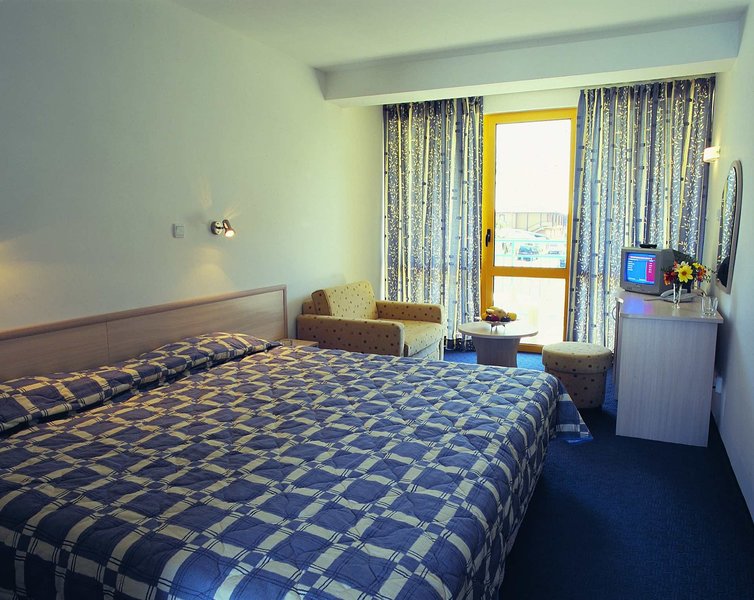 Parkhotel Continental & Parkhotel Continental Prima 18 - Room Example