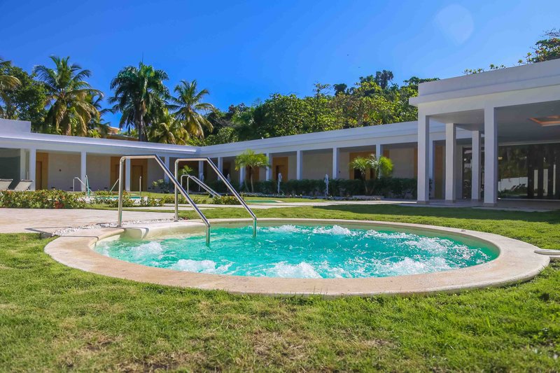 Playabachata Resort  17