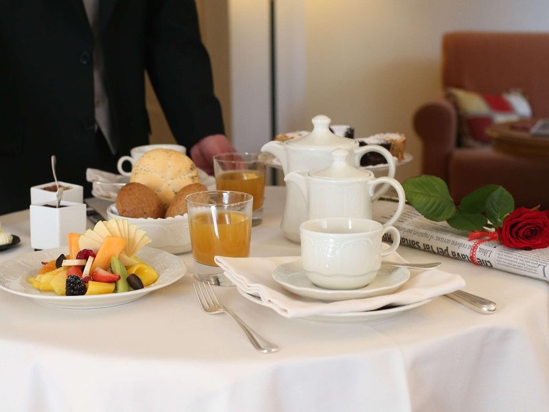 Alpen Suite Hotel 11