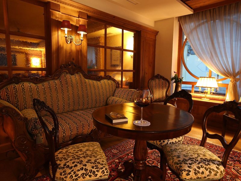 Alpen Suite Hotel 12