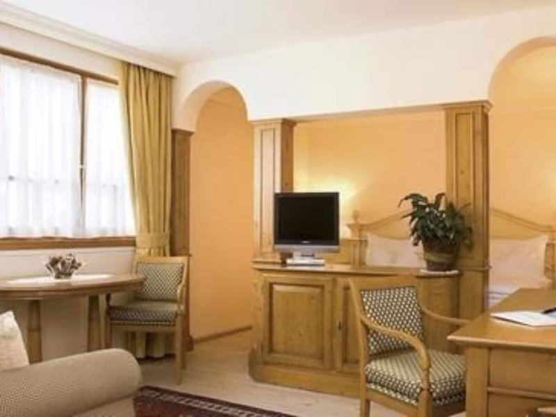 Alpen Suite Hotel 35