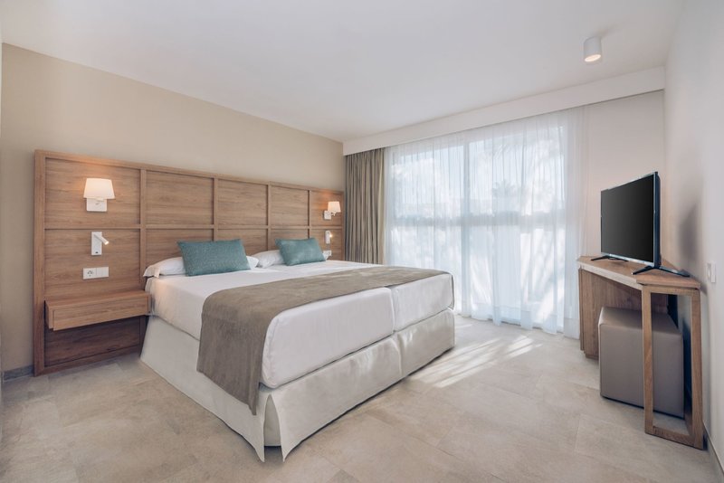 Iberostar Waves Cala Domingos 15