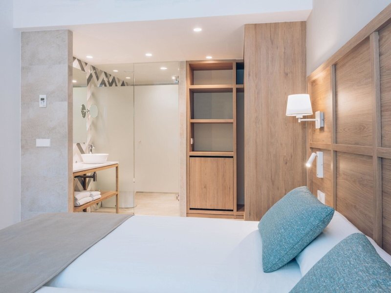 Iberostar Waves Cala Domingos 36