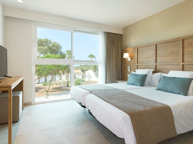 Iberostar Waves Cala Domingos 24