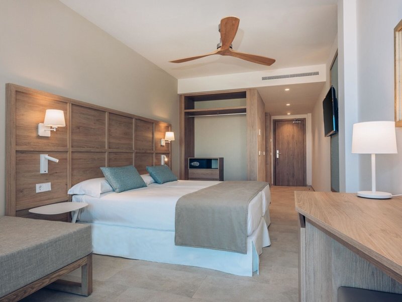 Iberostar Waves Cala Domingos 27