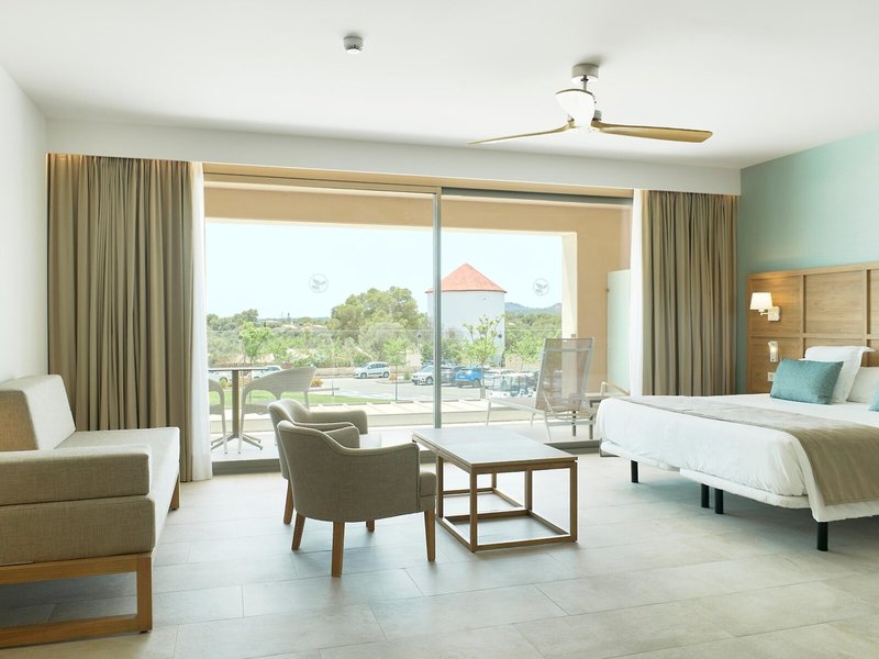 Iberostar Waves Cala Domingos 48