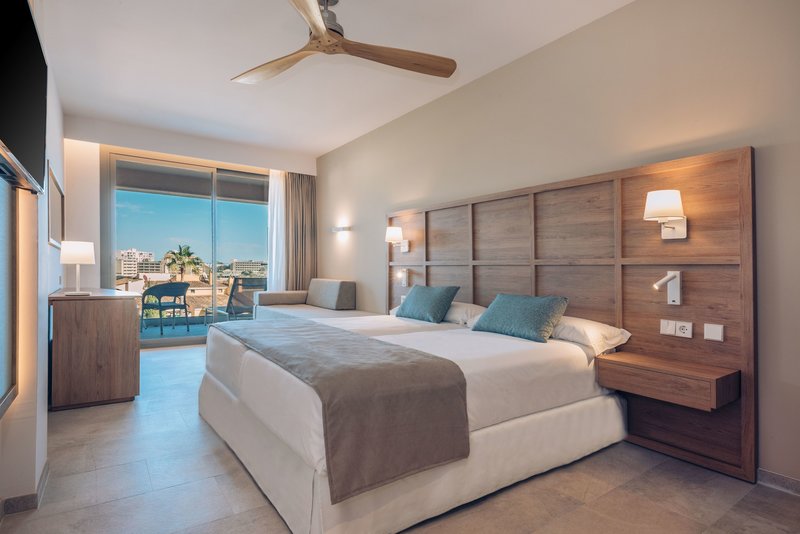 Iberostar Waves Cala Domingos 16