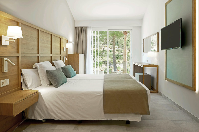 Iberostar Waves Cala Domingos 12