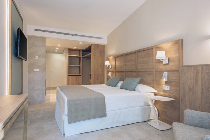 Iberostar Waves Cala Domingos 13