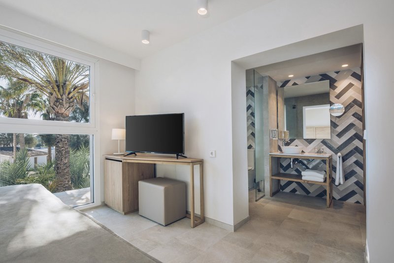 Iberostar Waves Cala Domingos 15