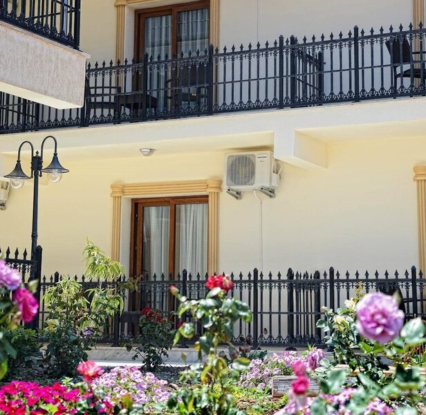 Riverside Garden Resort 5