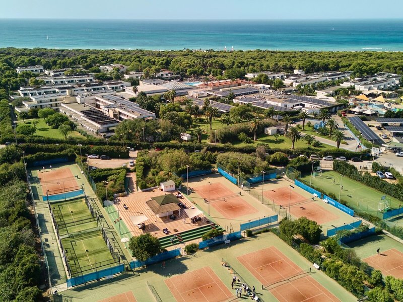 ROBINSON CLUB APULIA 35
