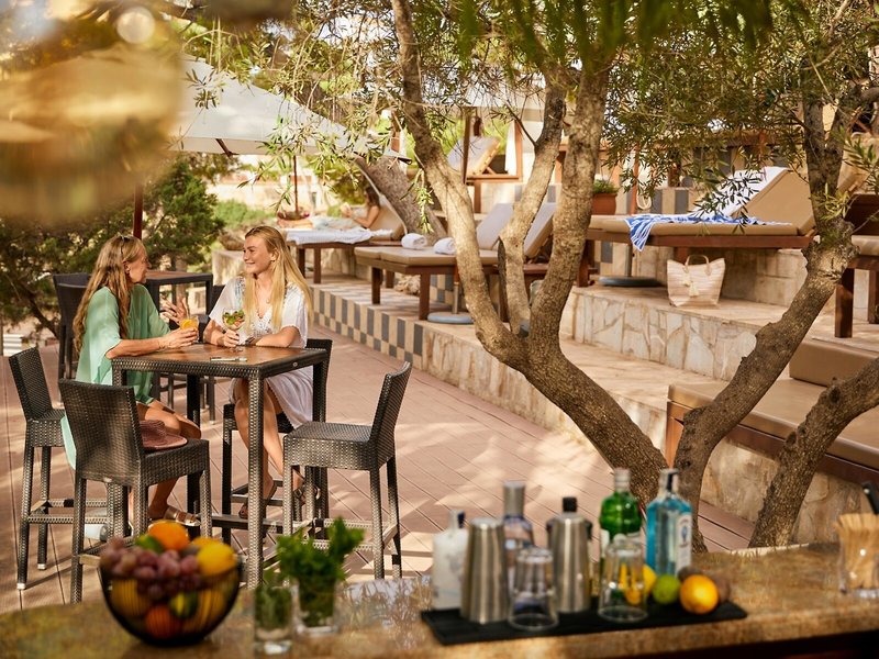 ROBINSON Cala Serena 32