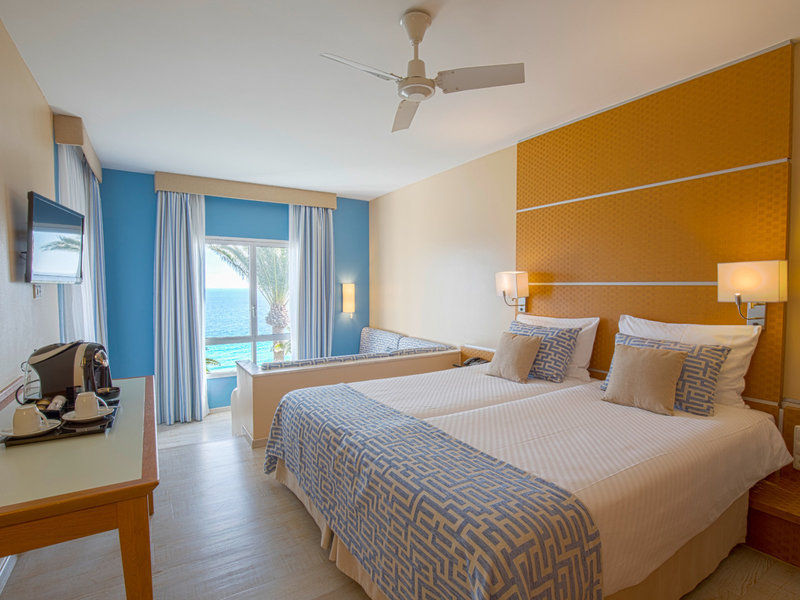 ROBINSON ESQUINZO PLAYA 38 - Room Example