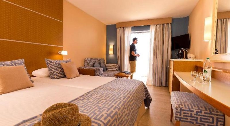 ROBINSON Esquinzo Playa 2