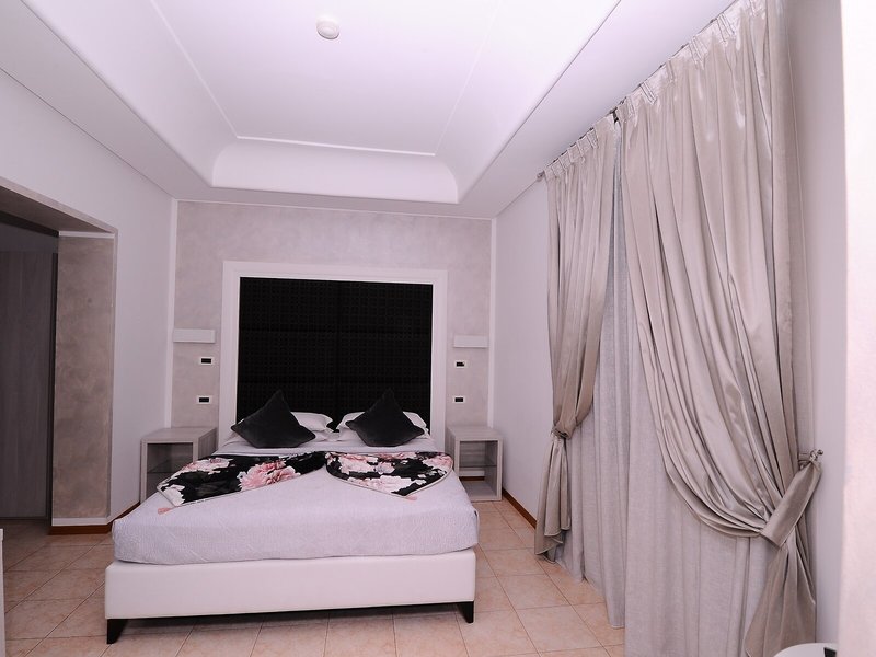 Artemisia Palace 38