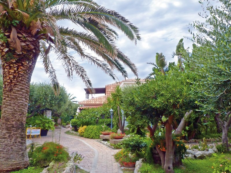 Le Roccette Mare Beach Hotel & Resturant 14