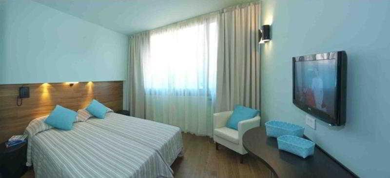 Athens Center Square 5 - Room Example