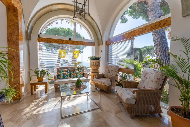 Hotel Roger De Flor By Seleqtta 8