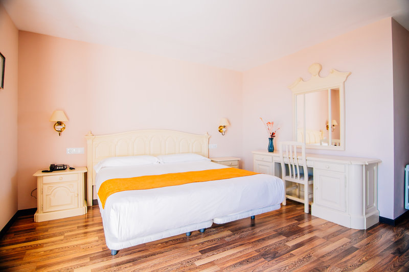 Hotel Roger De Flor By Seleqtta 14