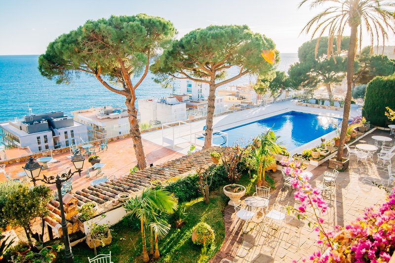 Hotel Roger De Flor By Seleqtta 4