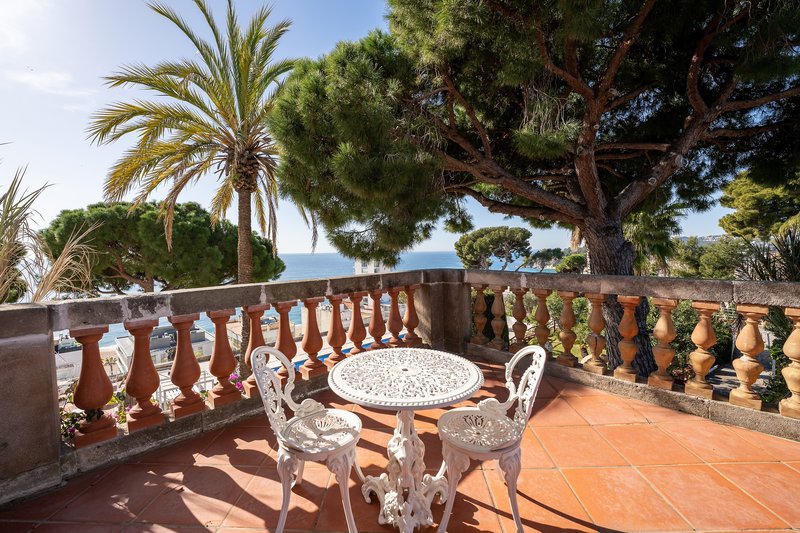 Hotel Roger De Flor By Seleqtta 21