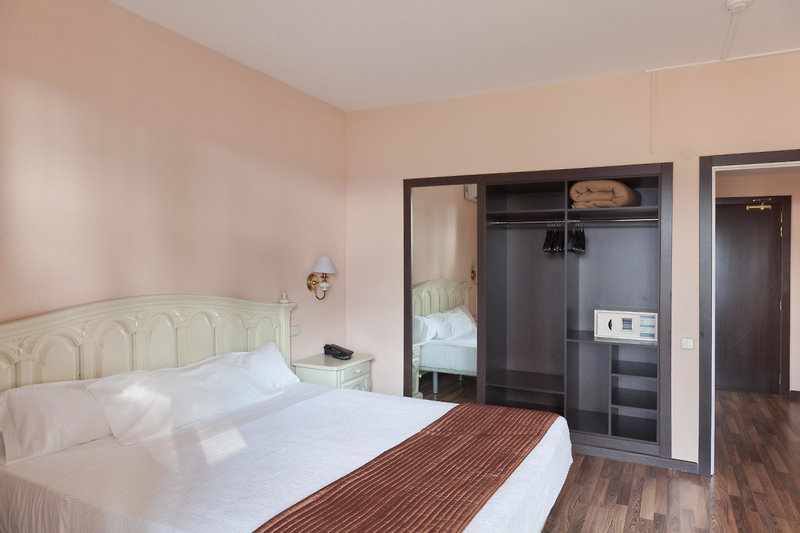 Hotel Roger De Flor By Seleqtta 2