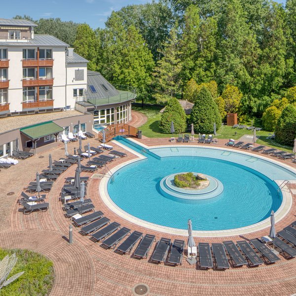 Lotus Therme Hotel & Spa 1