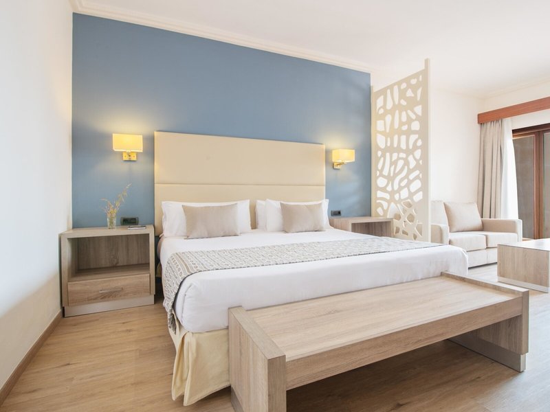 Pierre & Vacances Premium Residenz Menorca Binibeca  16