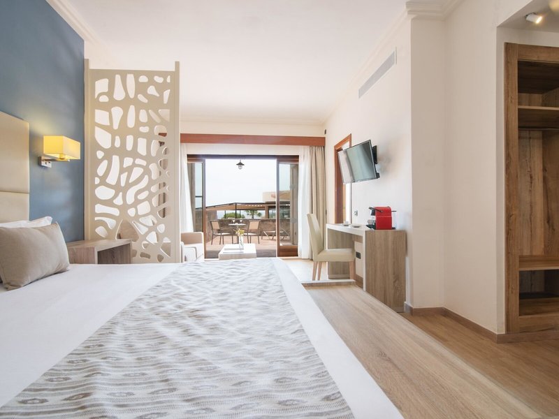 Pierre & Vacances Premium Residenz Menorca Binibeca  17