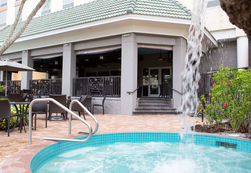 Rosen Plaza Hotel 13