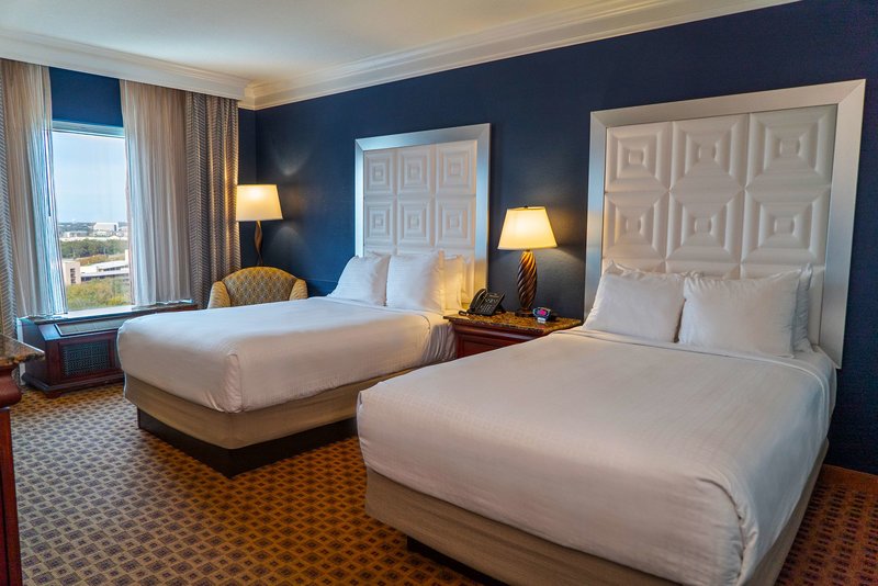 Rosen Plaza Hotel 23