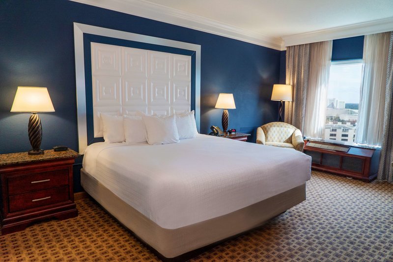Rosen Plaza Hotel 24