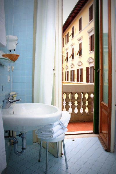 Bonifacio 39 - Bathroom Example