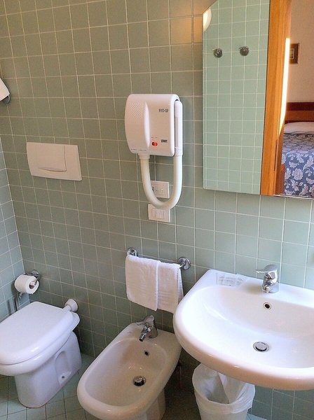 Bonifacio 45 - Bathroom Example