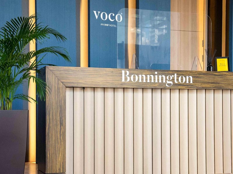 Bonnington Jumeirah Lakes Towers 13