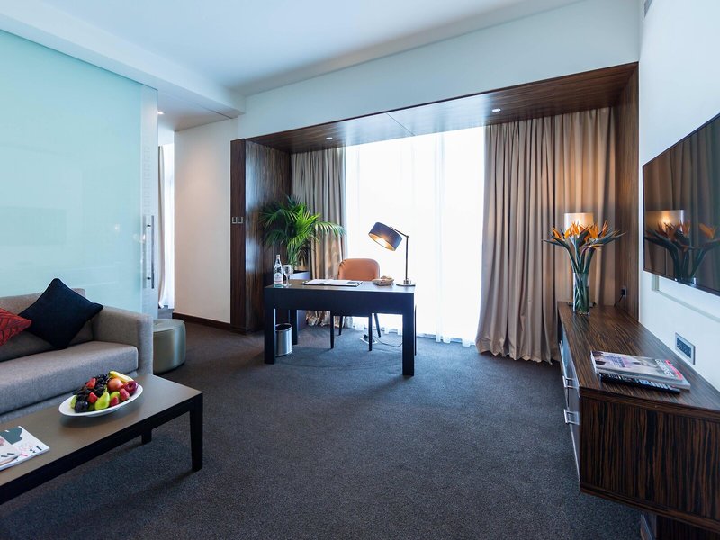 Bonnington Jumeirah Lakes Towers 33