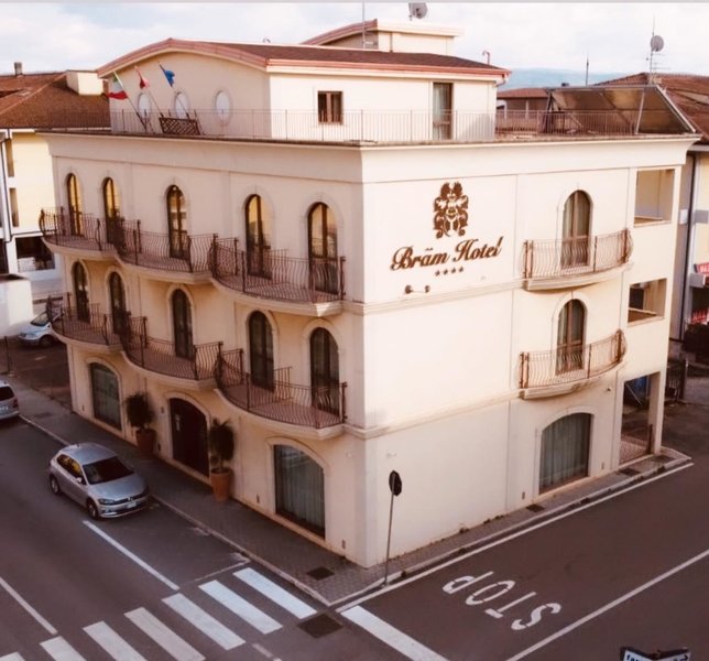 Bram 1 - Exterior