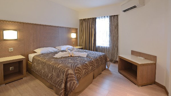 Calvi Hotel 10 - Room Example