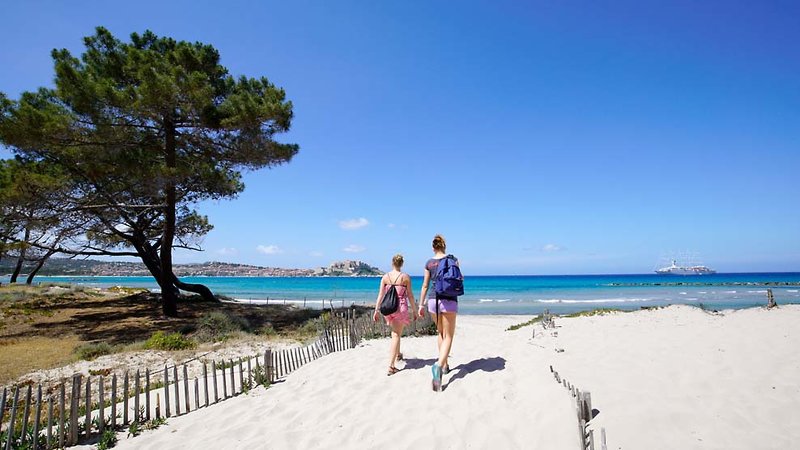 Calvi Hotel 18 - Beach